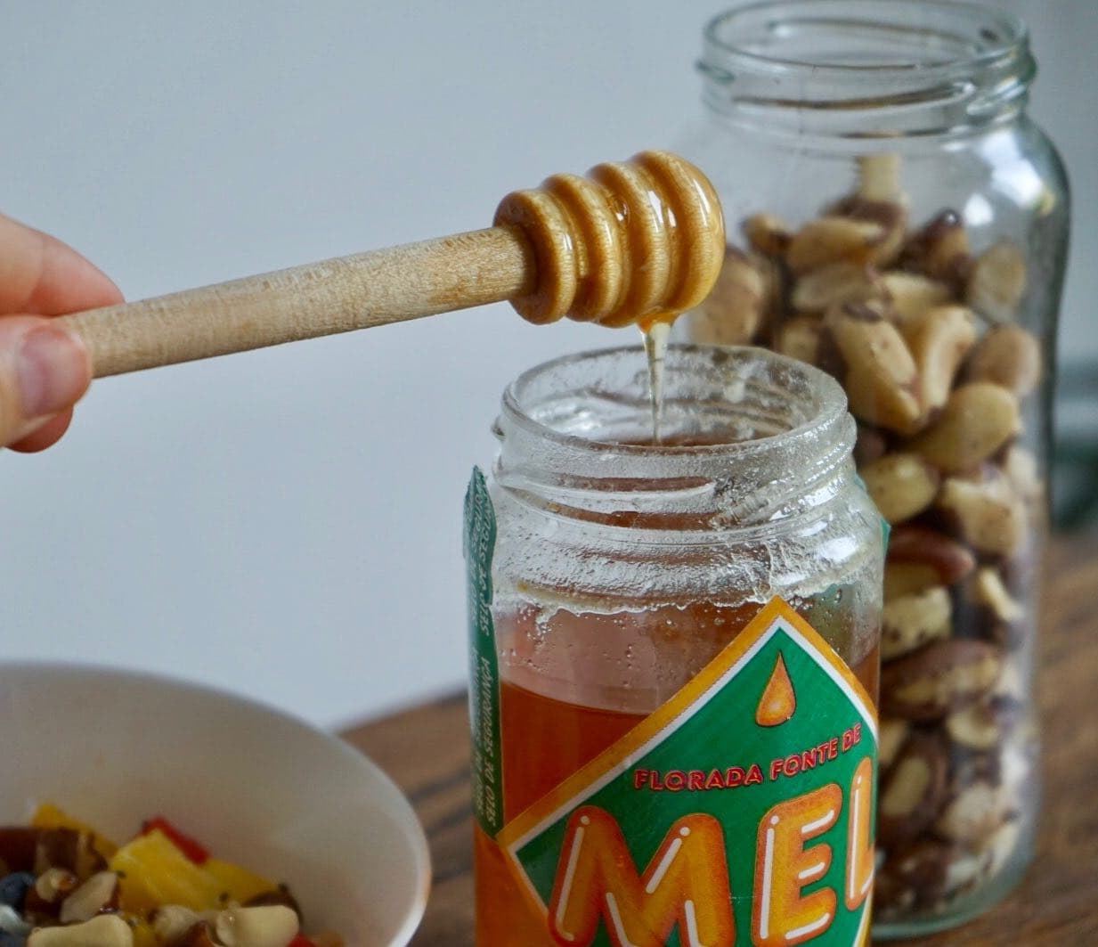 Mel com castanhas